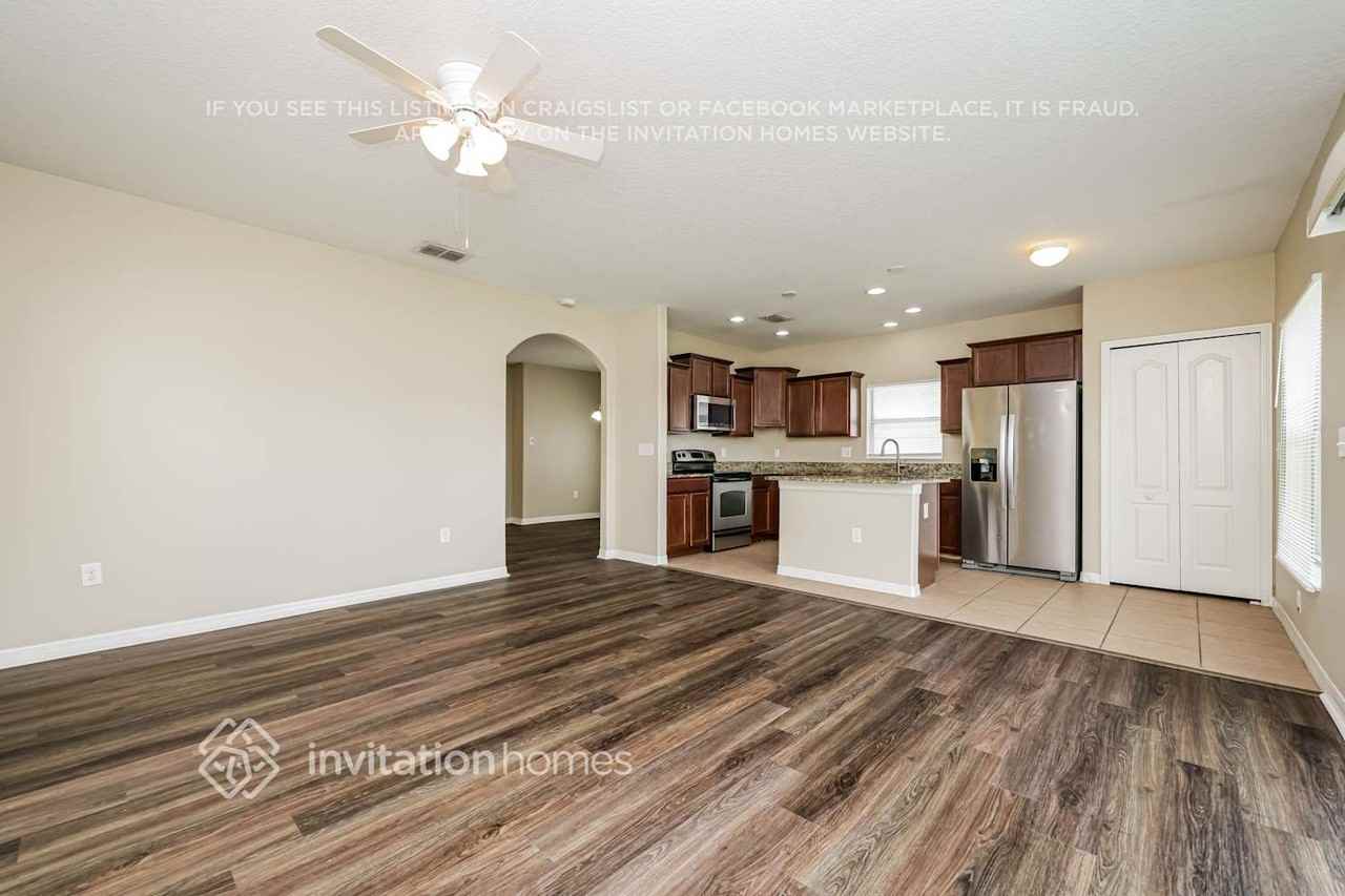 1047 Seminole Sky Dr - Photo 5 of 18
