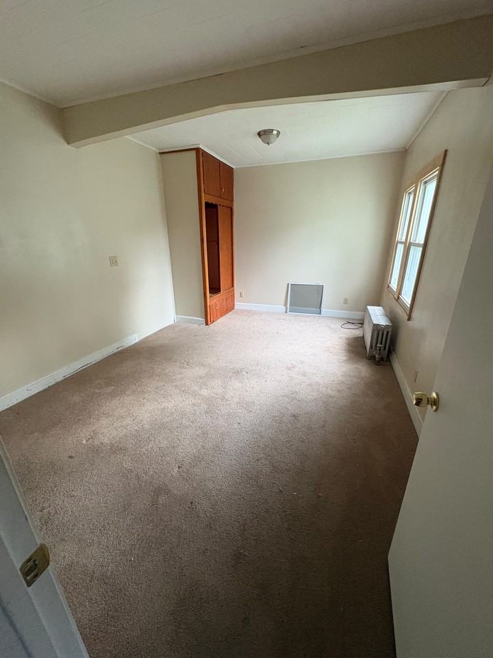 327 Greenwood Ave #1 - Photo 4 of 8