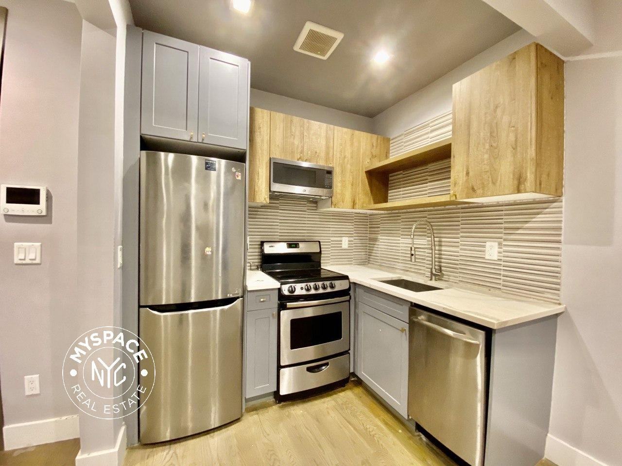 484 Harman St #2B - Photo 2 of 6