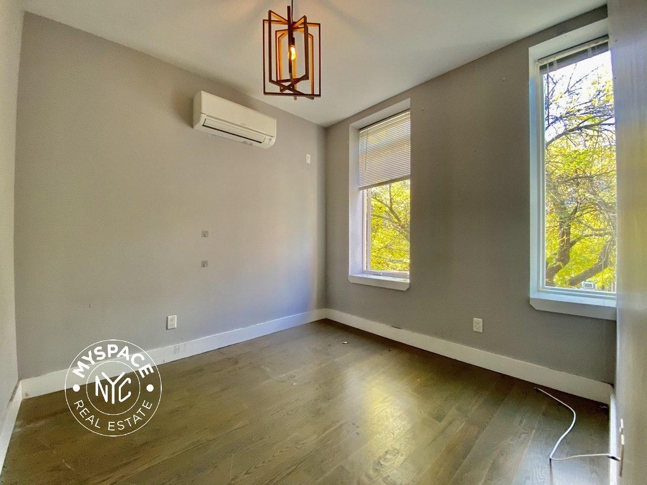 484 Harman St #2B - Photo 3 of 6