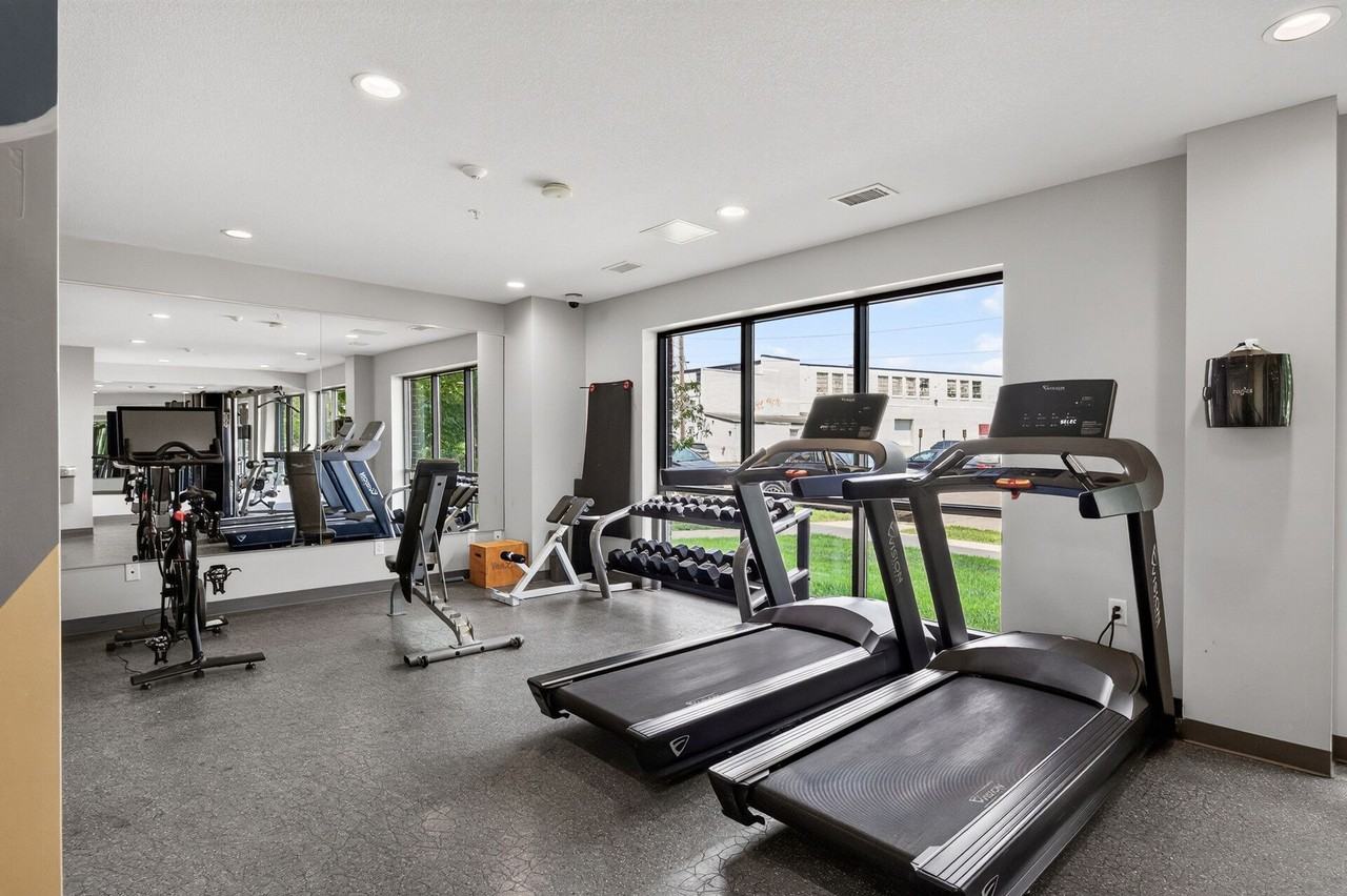 Spectrum Apartments & Townhomes - Photo 6 of 50