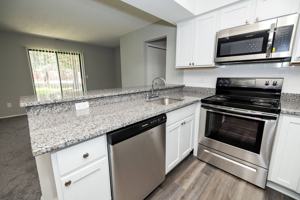 featured image of 370 E 13 Mile Rd
