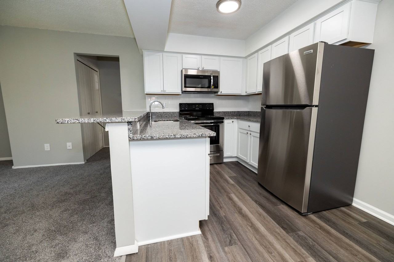 Emerald Apartments - Photo 2 of 42