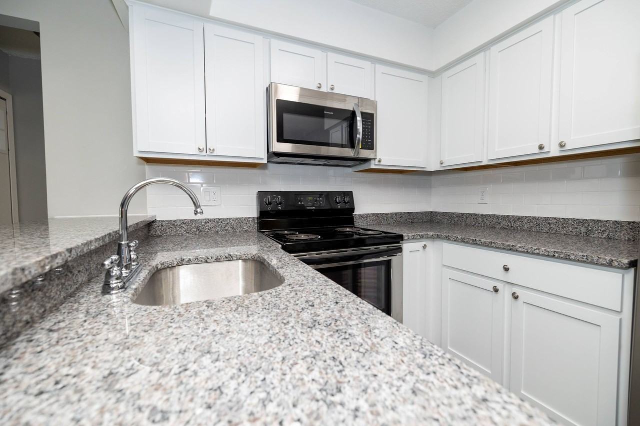 Emerald Apartments - Photo 3 of 42