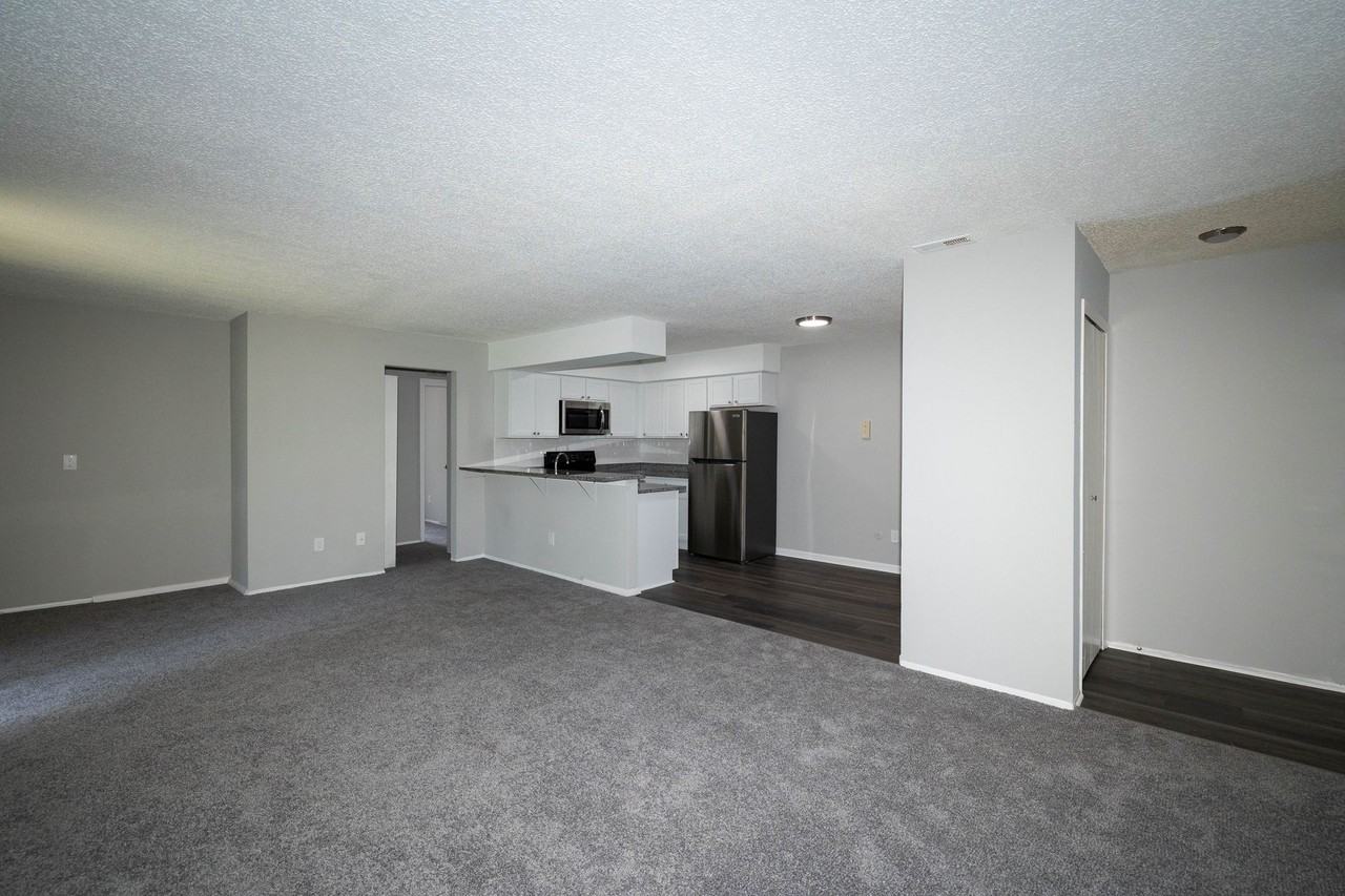 Emerald Apartments - Photo 6 of 42