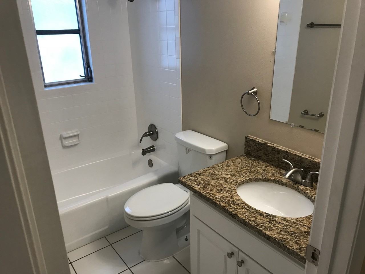 Citadel Apartments of Sarasota - Photo 6 of 11