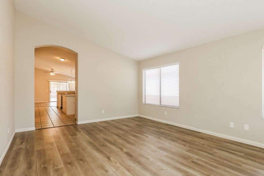 7418 W Lone Cactus Dr - Photo 3 of 16
