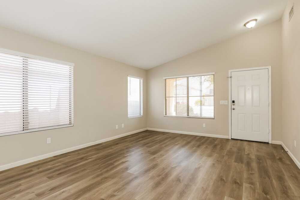7418 W Lone Cactus Dr - Photo 4 of 16