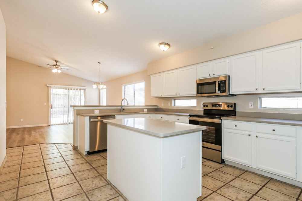 7418 W Lone Cactus Dr - Photo 6 of 16