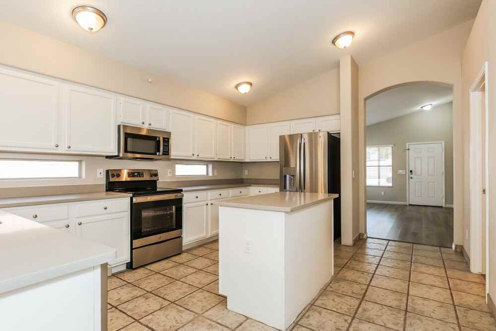 7418 W Lone Cactus Dr - Photo 7 of 16
