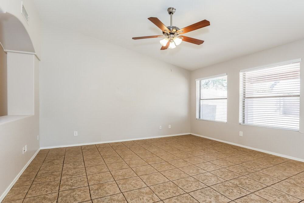 6115 W Park View Ln - Photo 3 of 16