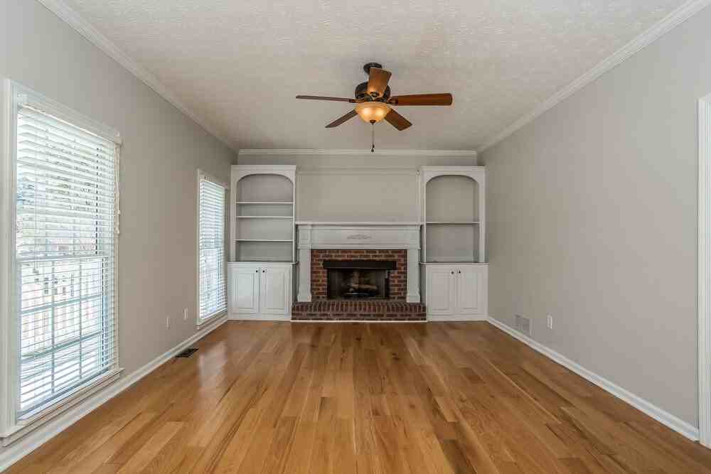 374 Nantucket Way - Photo 4 of 15