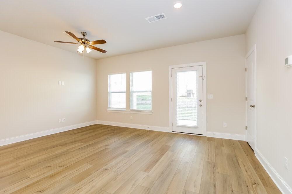 1725 Tahoma Dr - Photo 4 of 17