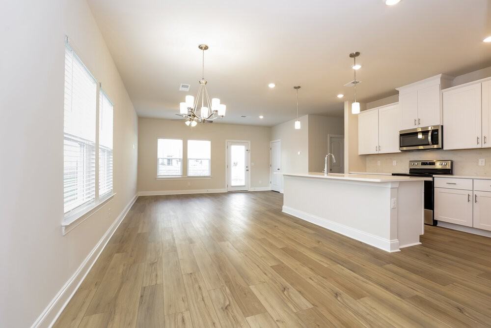 1725 Tahoma Dr - Photo 5 of 17