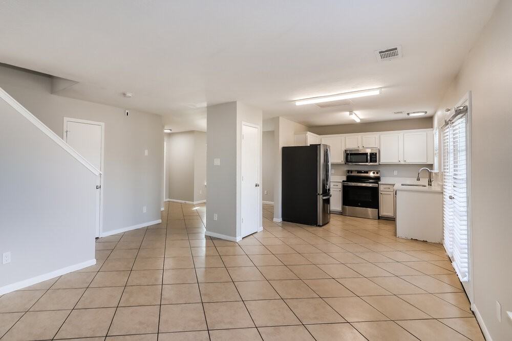 5622 Coastal Way - Photo 7 of 17