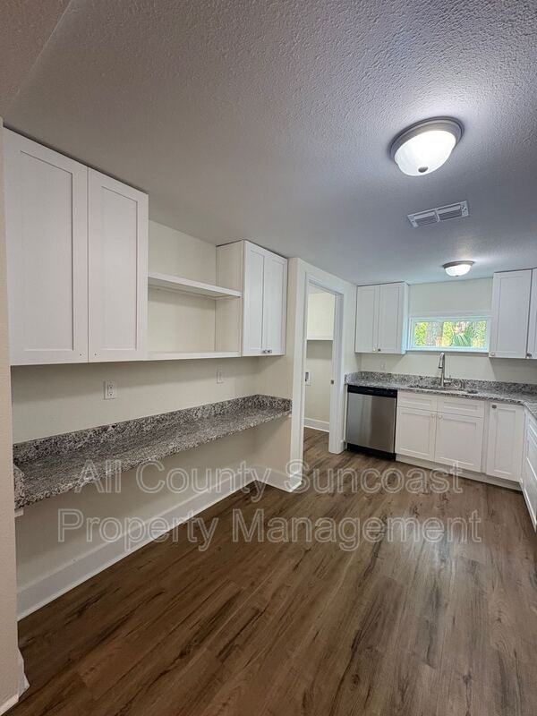 265 Bowman St - Photo 3 of 12