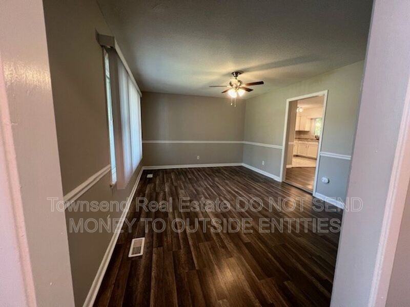 1017 Xavier Ct - Photo 4 of 15