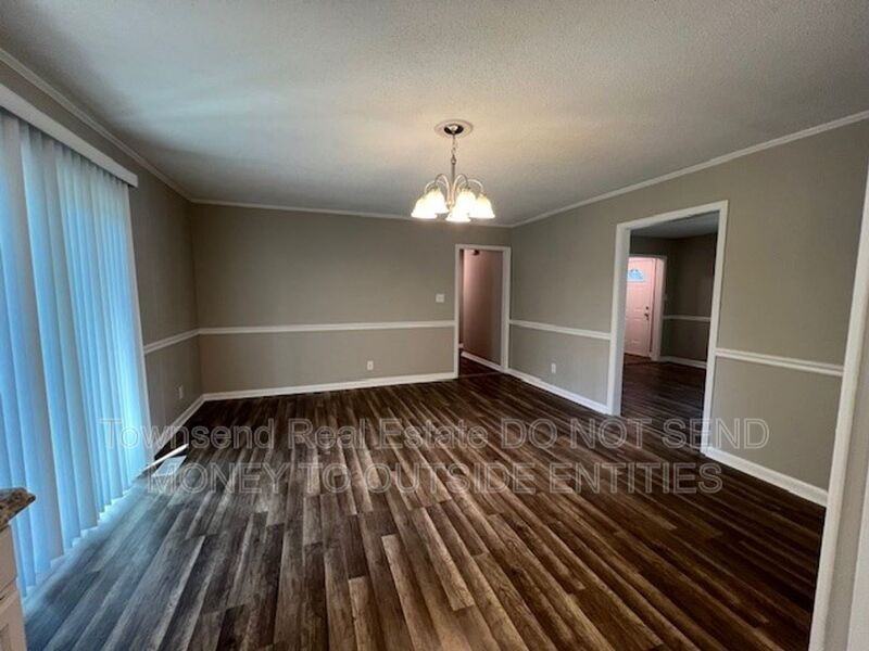 1017 Xavier Ct - Photo 5 of 15