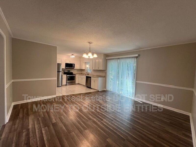 1017 Xavier Ct - Photo 6 of 15