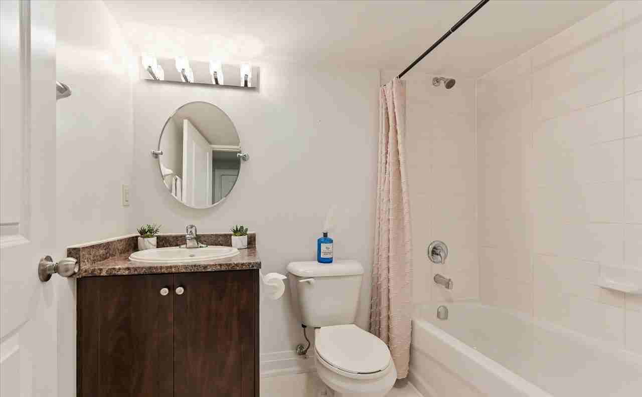 2833 Saint Clair Avenue East - Photo 7 of 9
