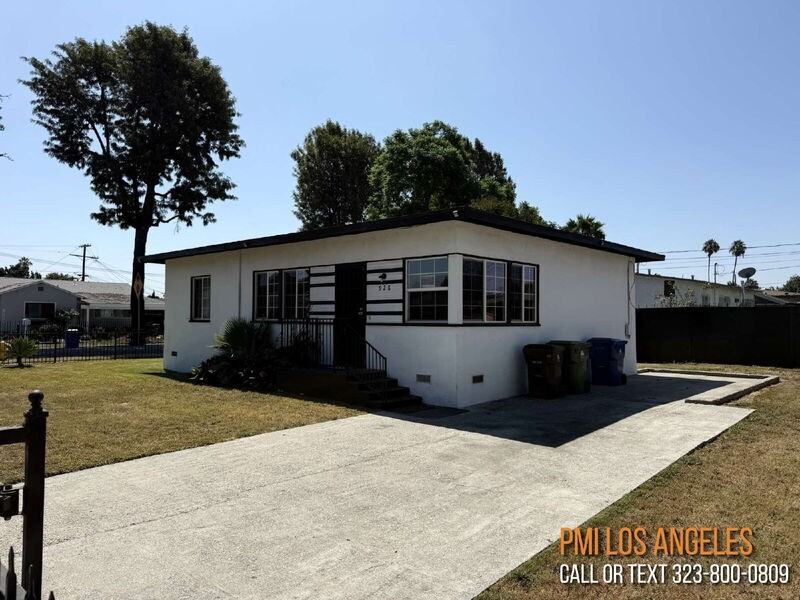 928 E 102nd St - Photo 2 of 40