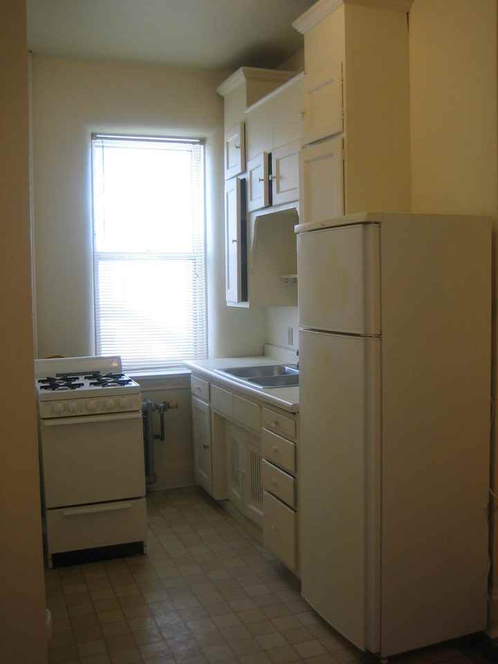 590 Holly Avenue - Photo 6 of 16