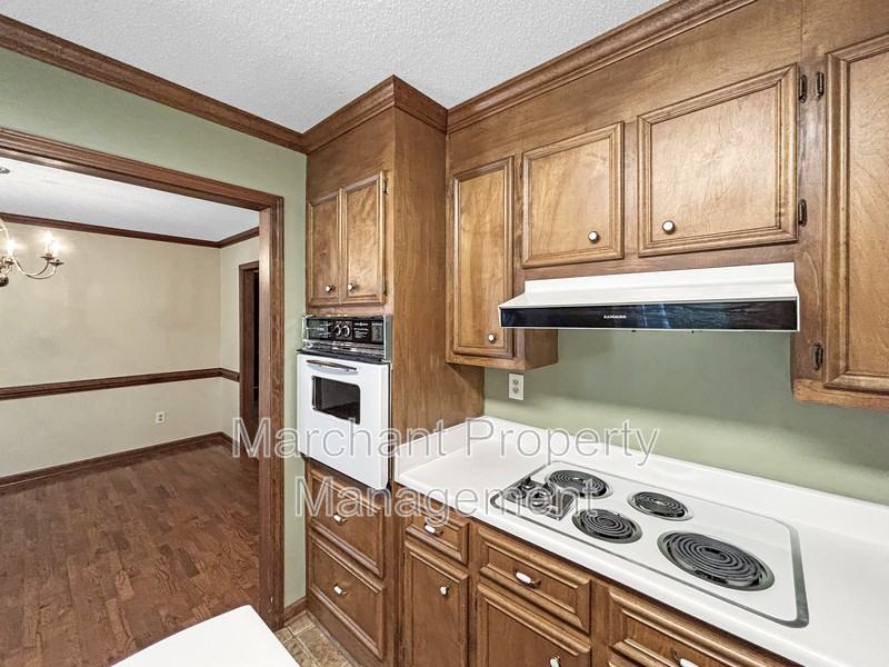 44 Regent Dr - Photo 7 of 21