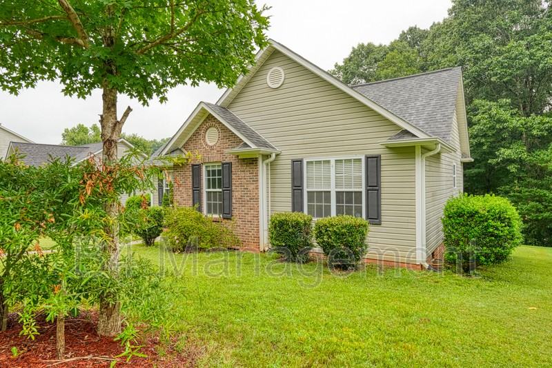 208 Cotton Creek Dr - Photo 3 of 32