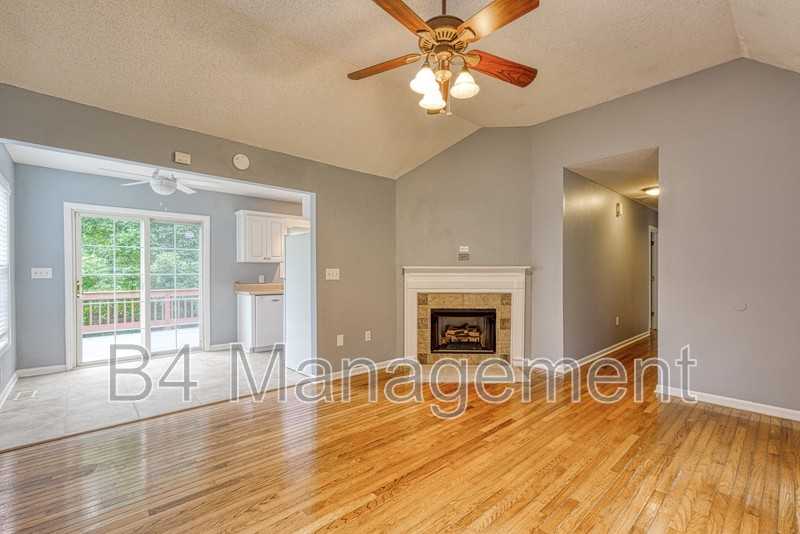 208 Cotton Creek Dr - Photo 5 of 32
