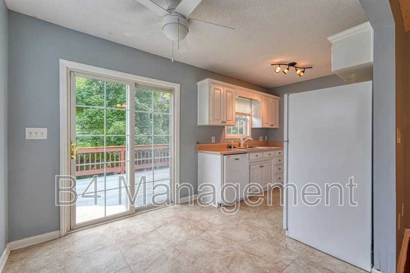 208 Cotton Creek Dr - Photo 7 of 32
