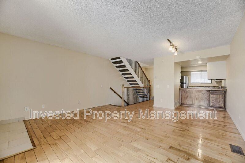 262 S Oman Rd - Photo 2 of 21