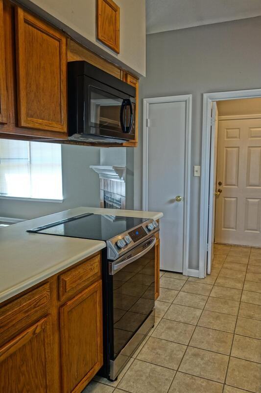 13916 Sandhurst Dr Sw - Photo 3 of 21
