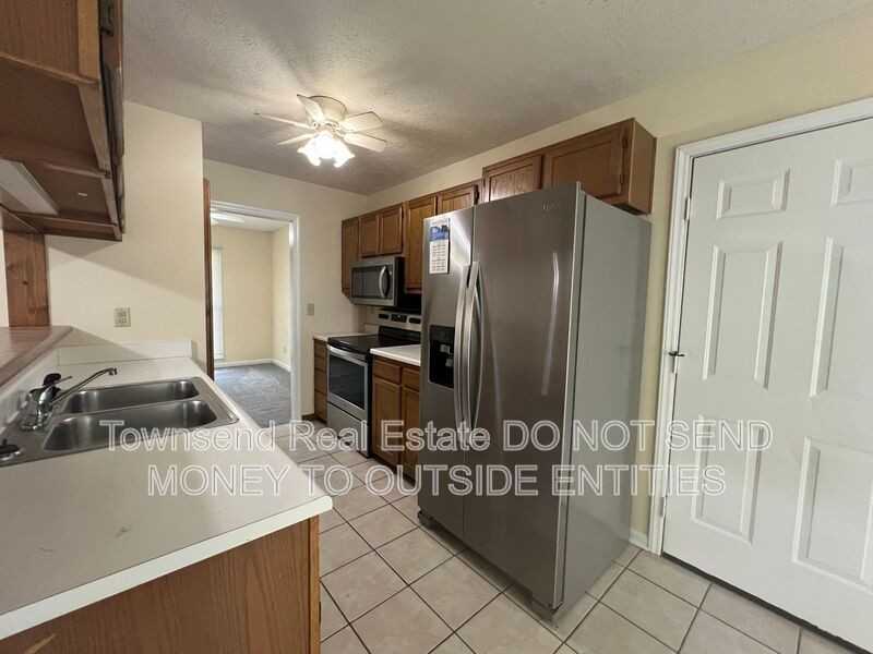 5038 Linton Hall Rd - Photo 3 of 13