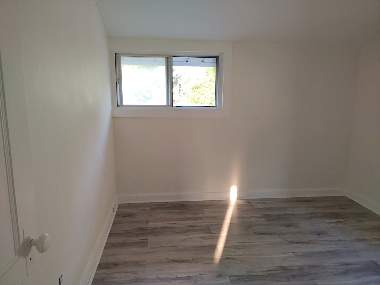 155 Royal York Road - Photo 2 of 8