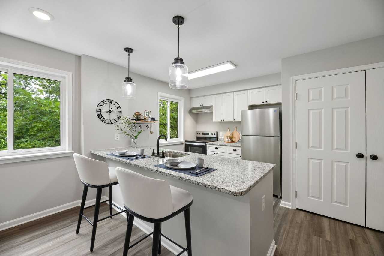 The Executive in Gaithersburg - Photo 5 of 13
