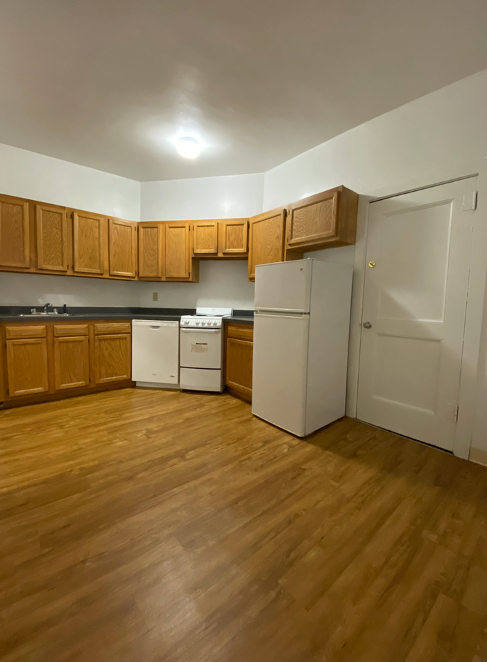 1595 Beacon St - Photo 2 of 21