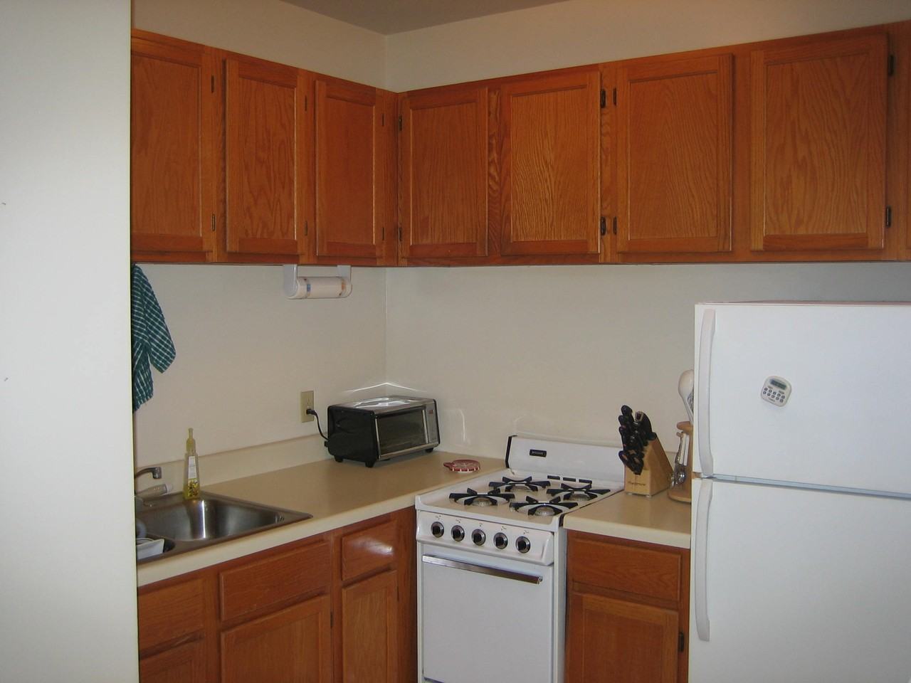 894 Grand Ave - Photo 4 of 18