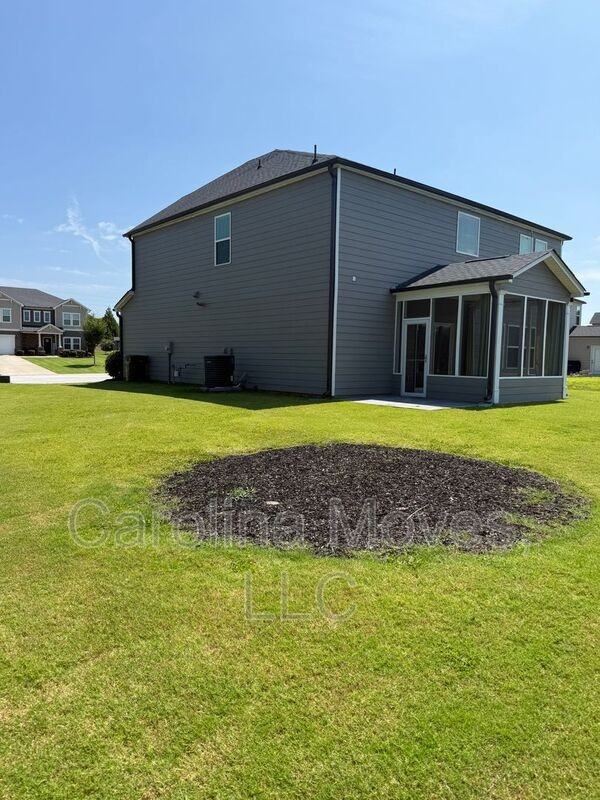 2103 Greasby Ct - Photo 6 of 39