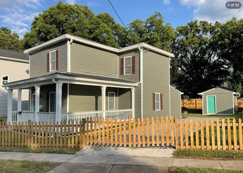 1434 Oakdale Ave - Photo 2 of 32
