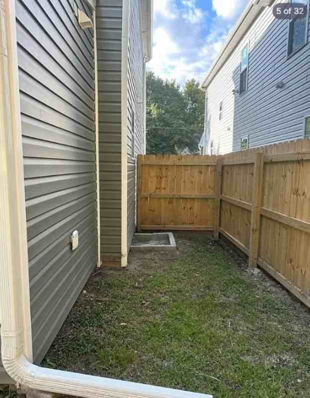 1434 Oakdale Ave - Photo 5 of 32