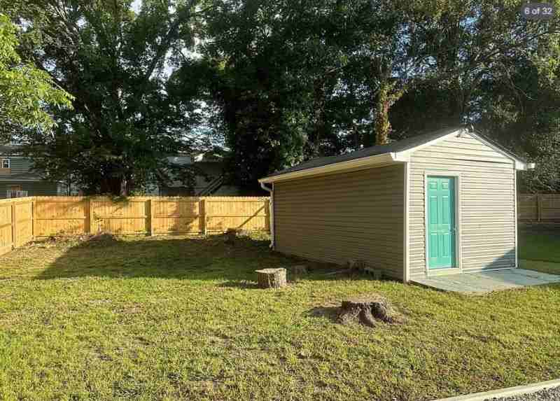 1434 Oakdale Ave - Photo 6 of 32