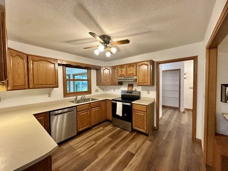 3610 Alburnett Rd - Photo 6 of 29