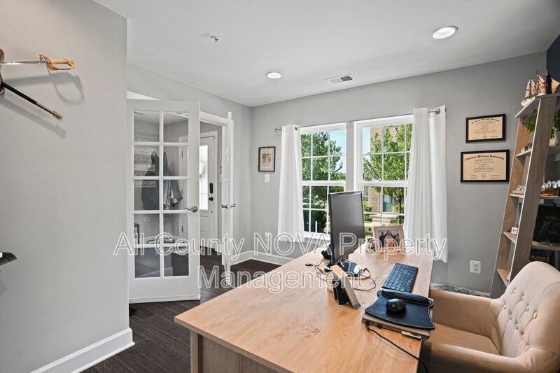 2910 Pinebrook Rd - Photo 5 of 33