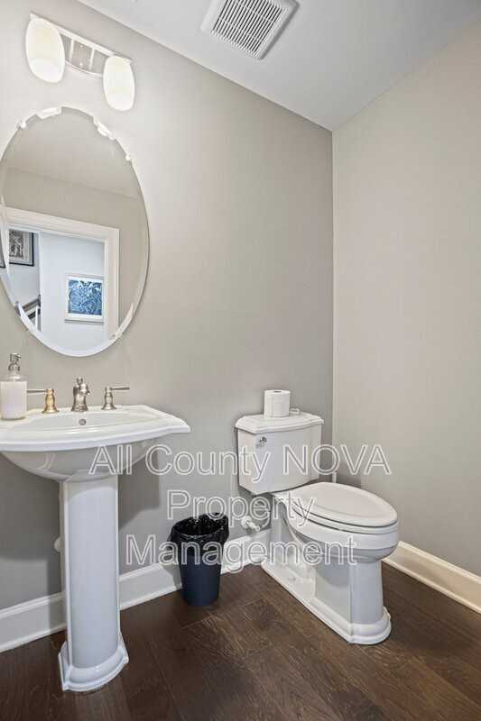 2910 Pinebrook Rd - Photo 7 of 33
