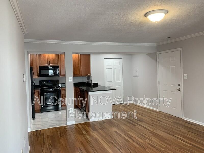 1611 Carriage House Ter #1611D - Photo 4 of 17
