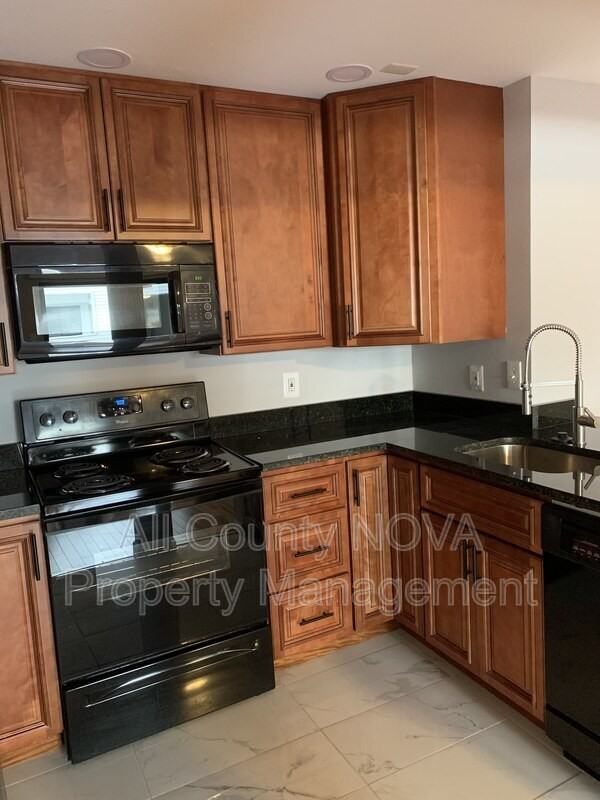 1611 Carriage House Ter #1611D - Photo 6 of 17