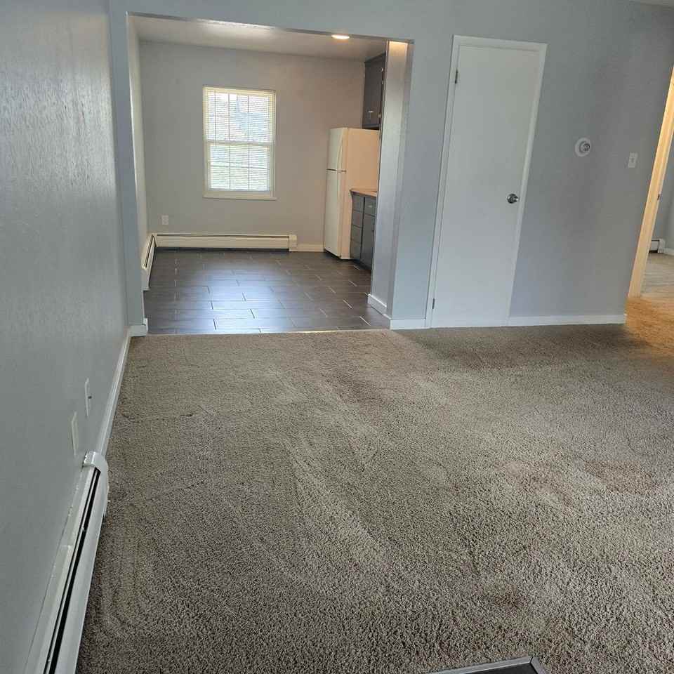 402 11th St #6 - Photo 2 of 11