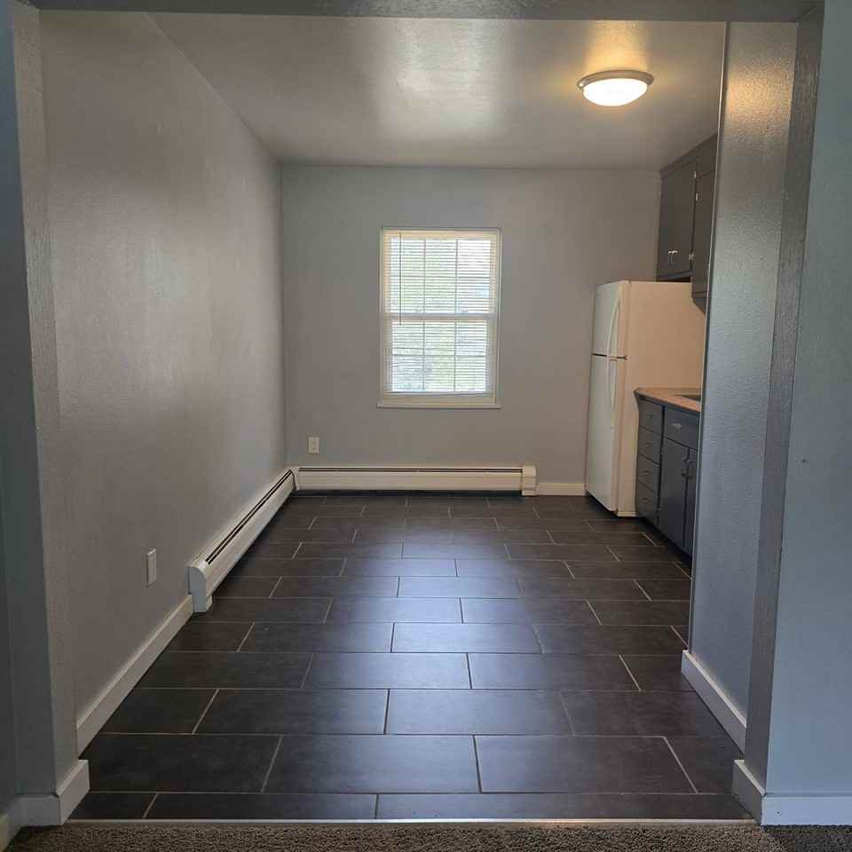 402 11th St #6 - Photo 4 of 11