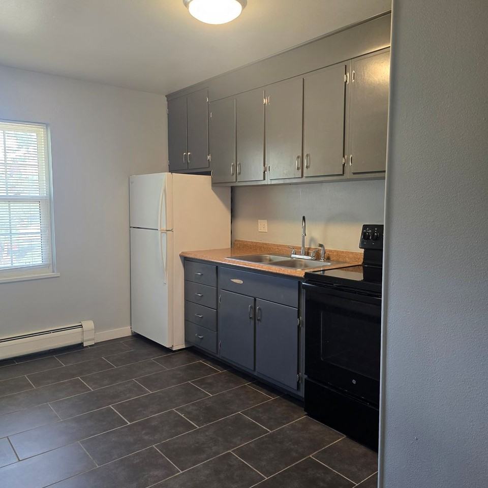 402 11th St #6 - Photo 5 of 11