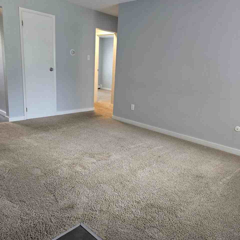 402 11th St #6 - Photo 7 of 11